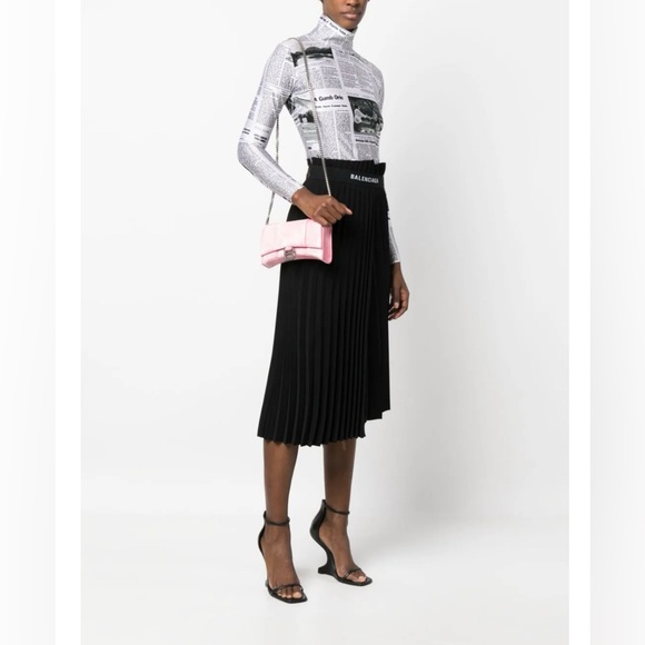 Balenciaga NWT Hourglass Leather Wallet on a Chain - Picture 6 of 12